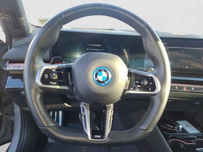 2024 BMW i5 eDrive40, M Sport, Drive assist pro, sky lounge roof
