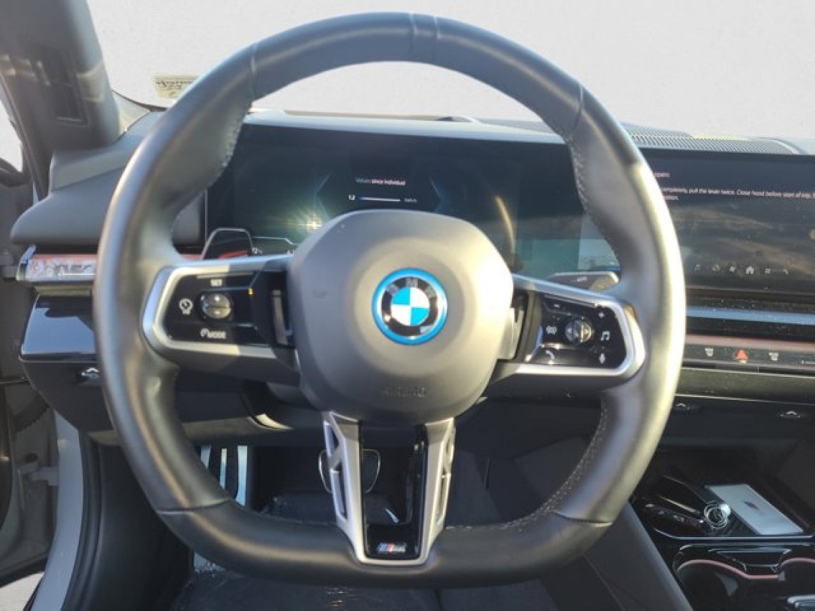 2024 BMW i5 eDrive40, M Sport, Drive assist pro, sky lounge roof