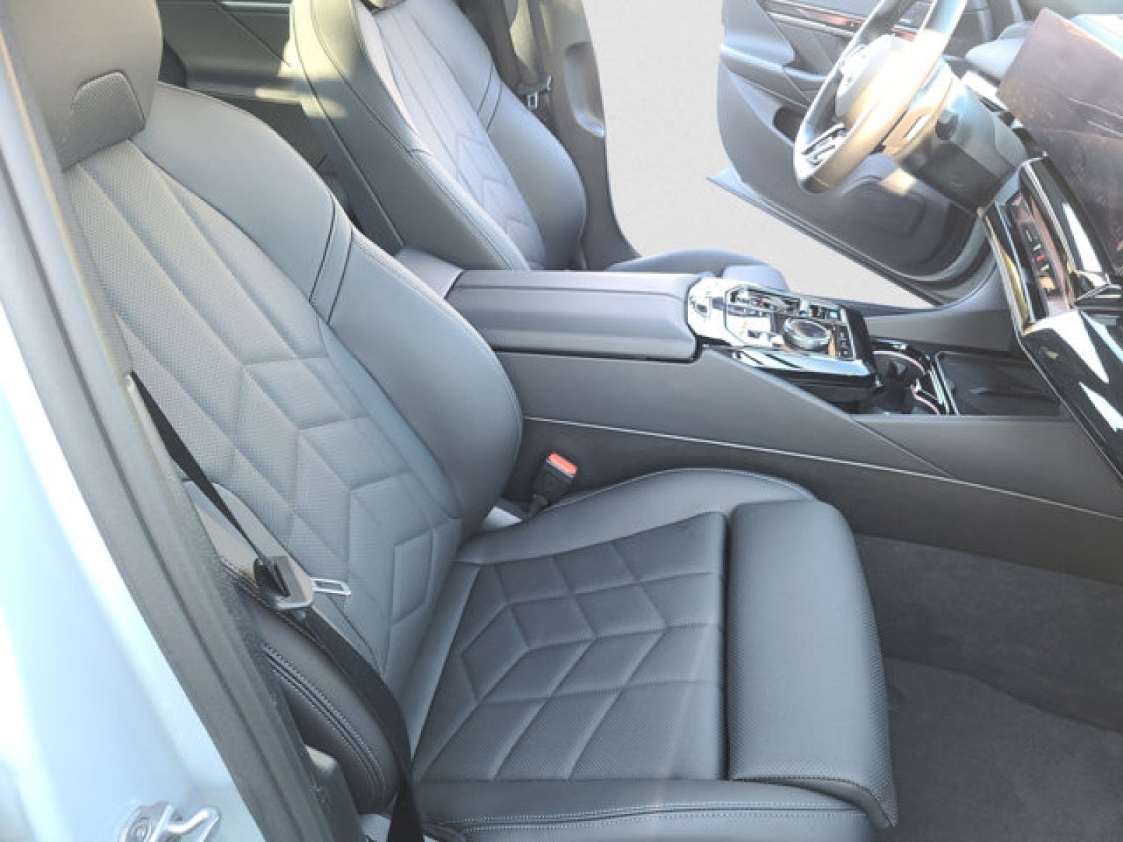 2024 BMW i5 eDrive40, M Sport, Drive assist pro, sky lounge roof