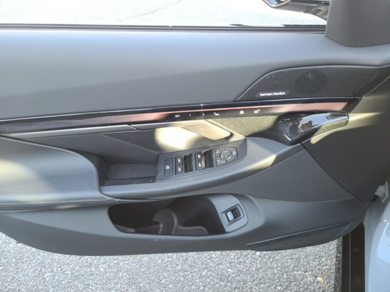 2024 BMW i5 eDrive40, M Sport, Drive assist pro, sky lounge roof