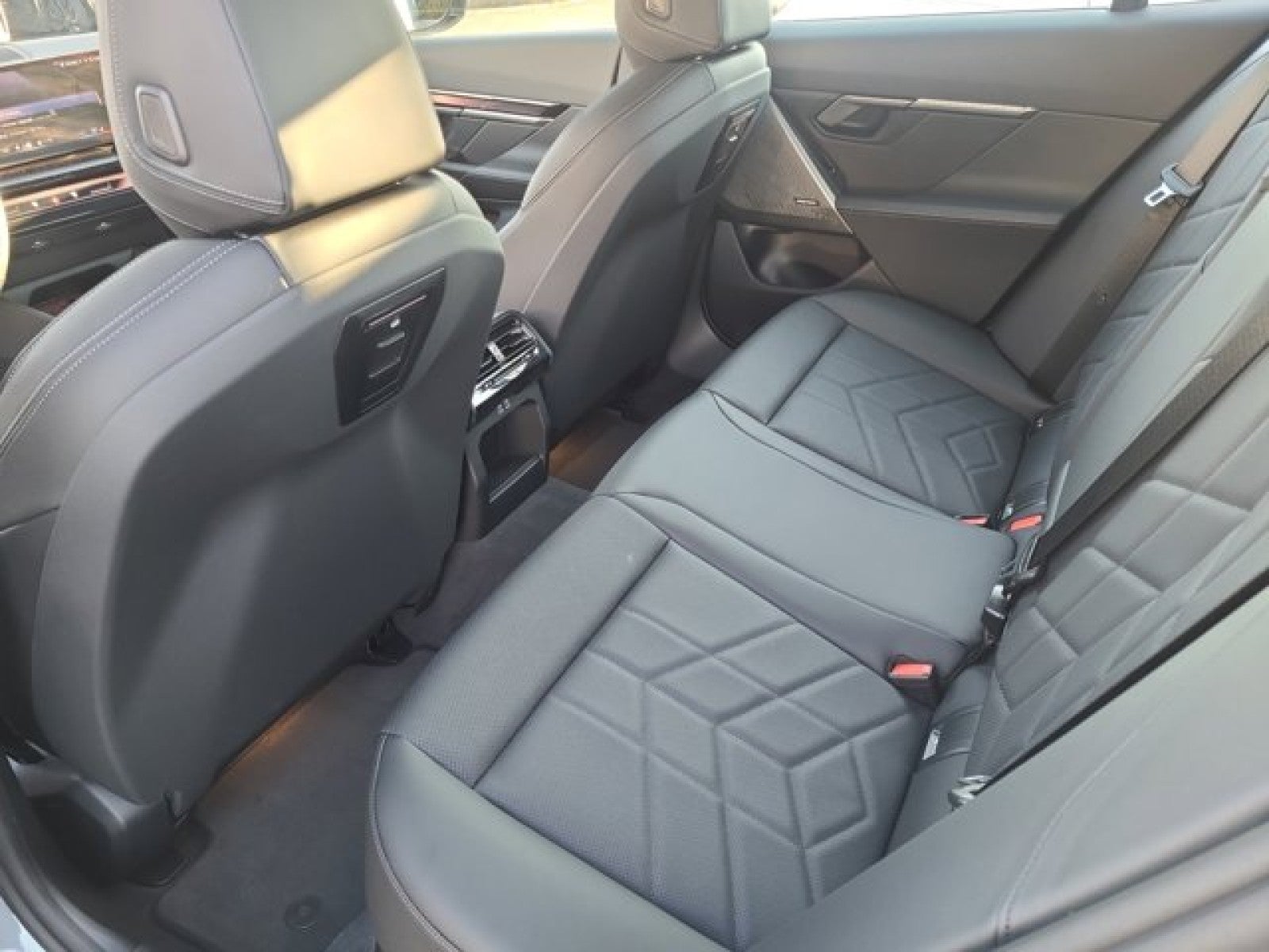 2024 BMW i5 eDrive40, M Sport, Drive assist pro, sky lounge roof