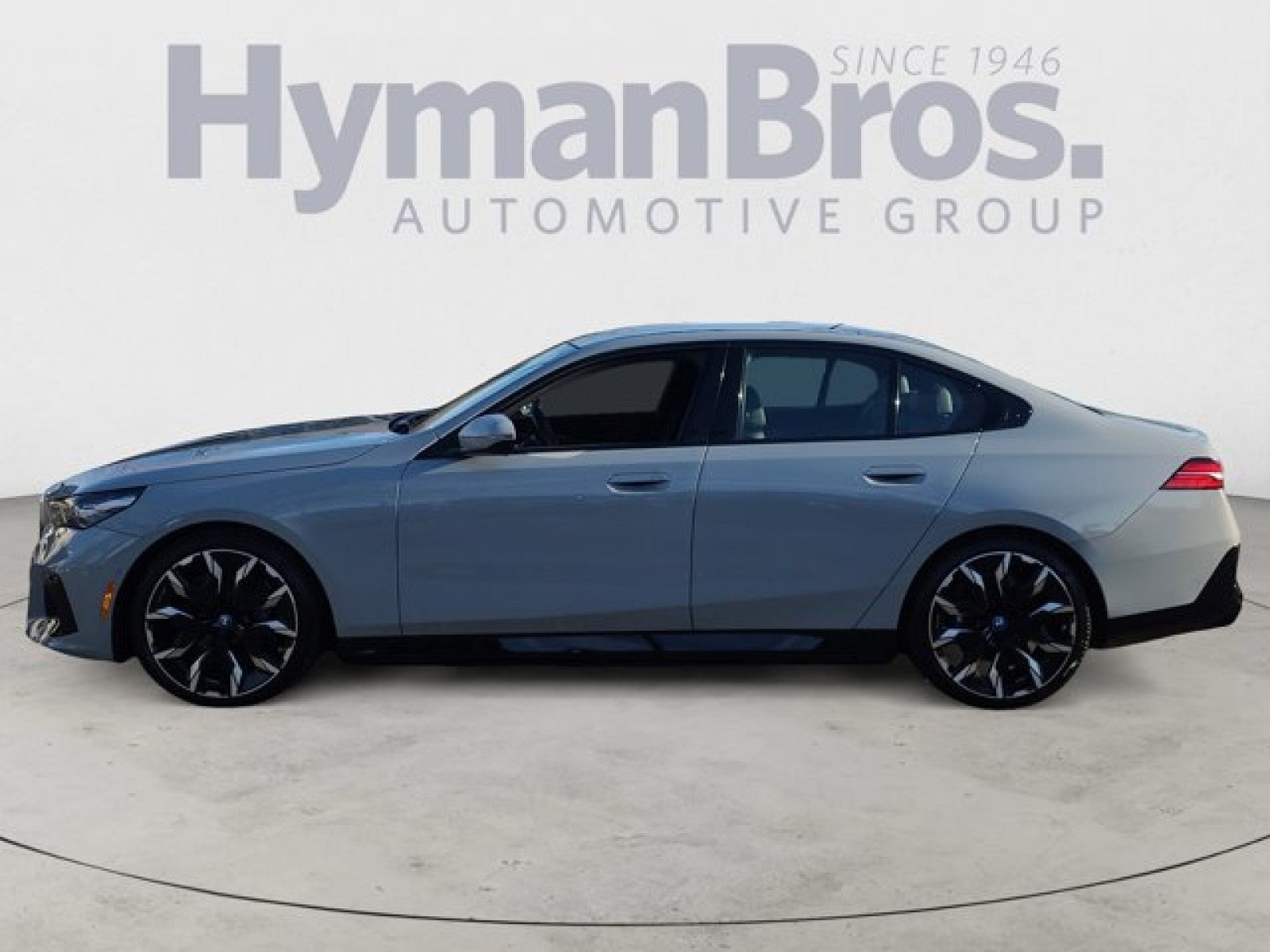 2024 BMW i5 eDrive40, M Sport, Drive assist pro, sky lounge roof