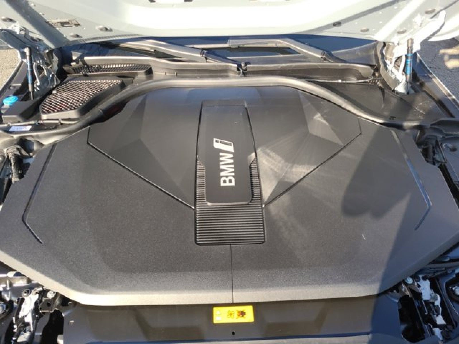 2024 BMW i5 eDrive40, M Sport, Drive assist pro, sky lounge roof