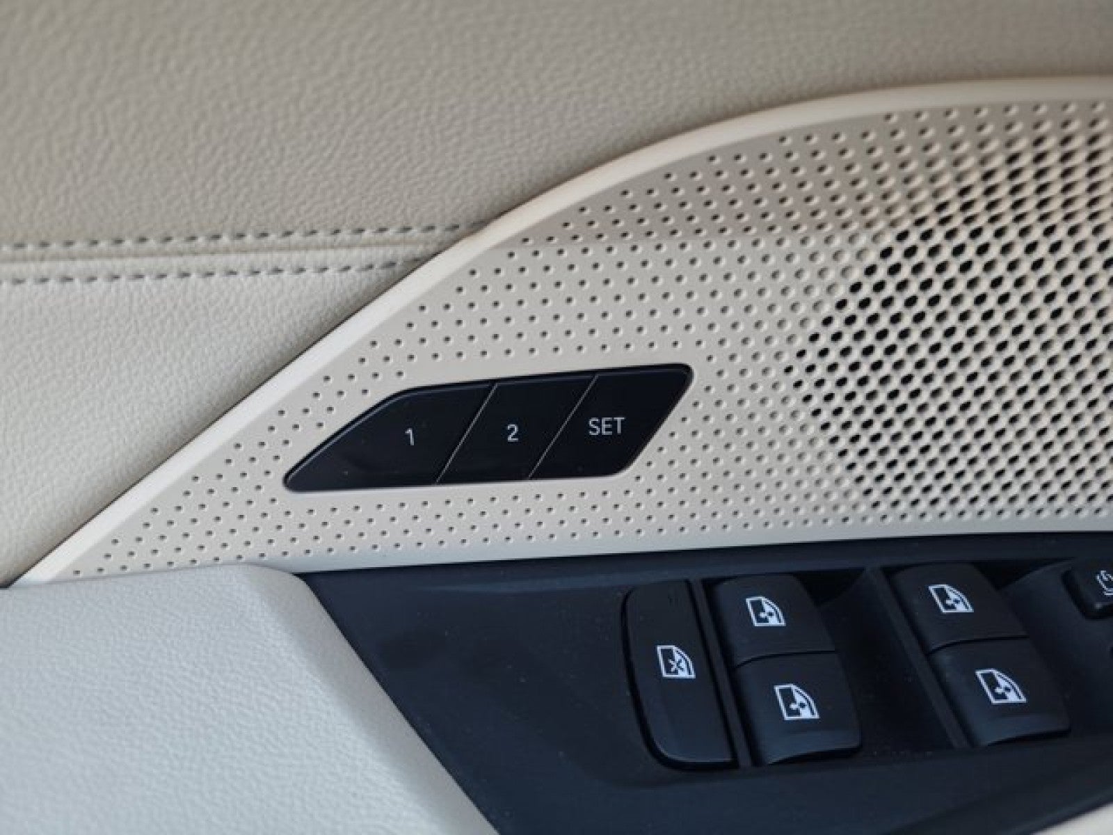 2023 BMW i4 eDrive35 | Premium Package