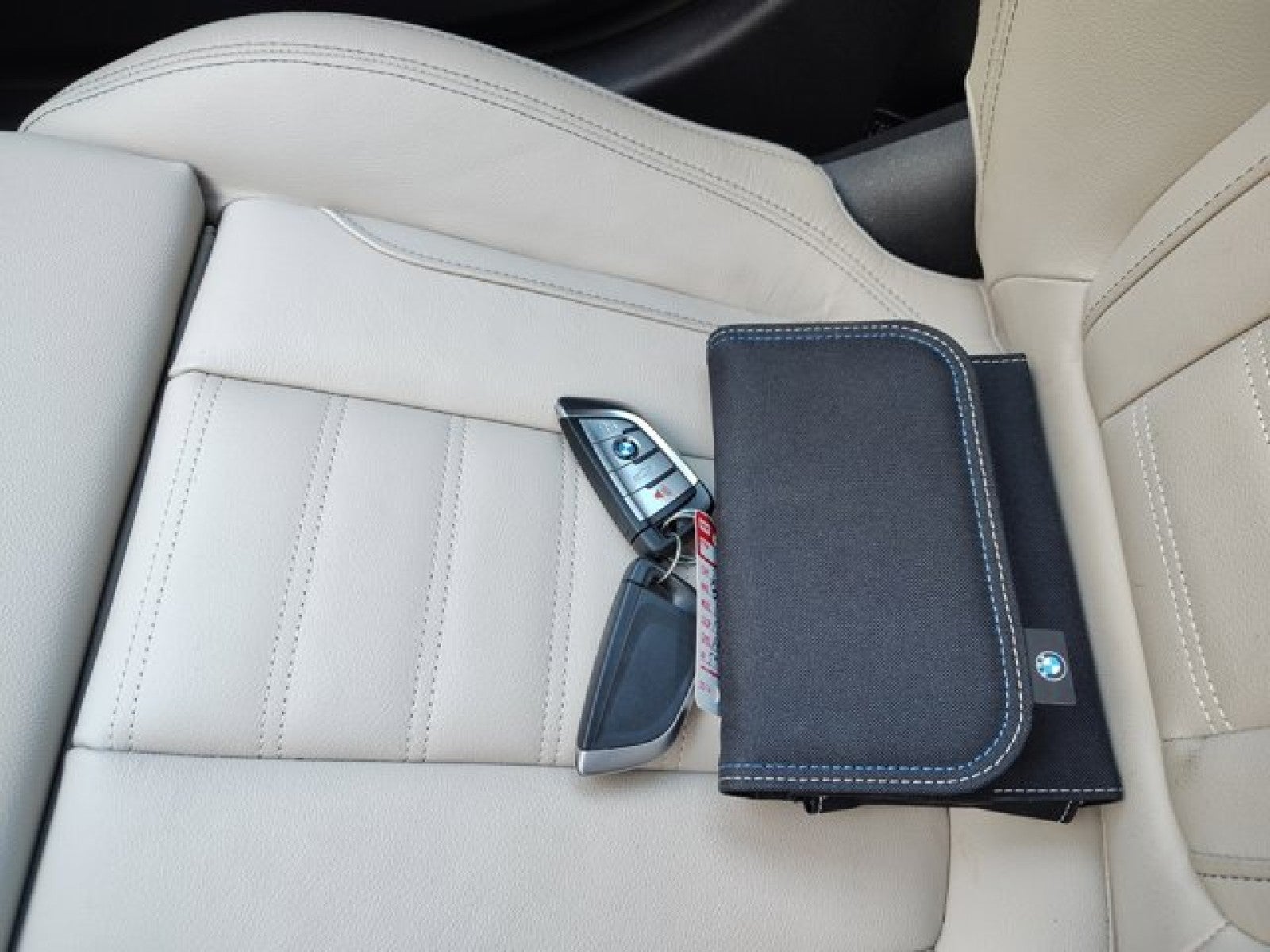 2023 BMW i4 eDrive35 | drive assist pro, park assist, 19 Wheels