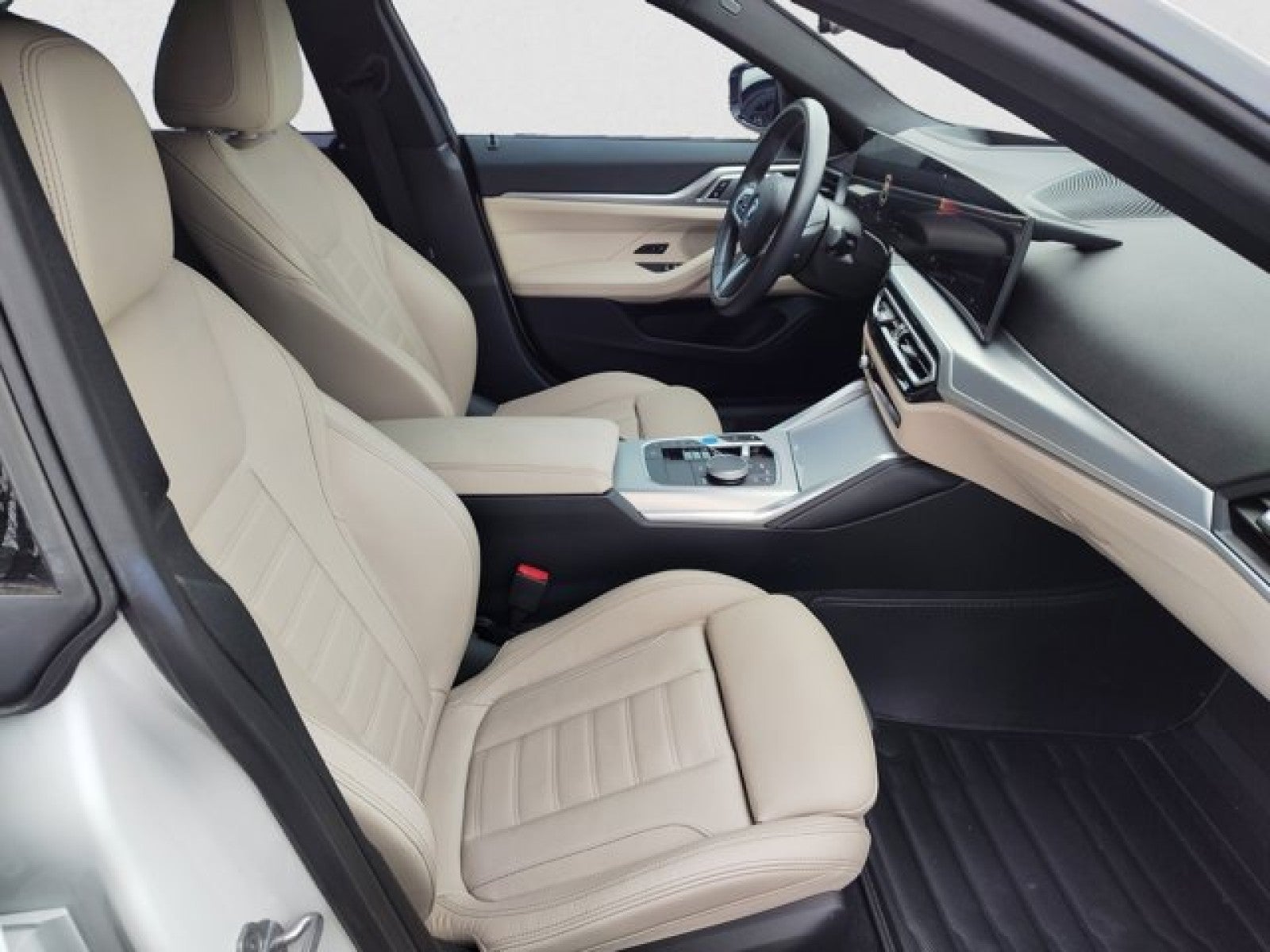 2023 BMW i4 eDrive40 | M Sport, Premium, Mineral White