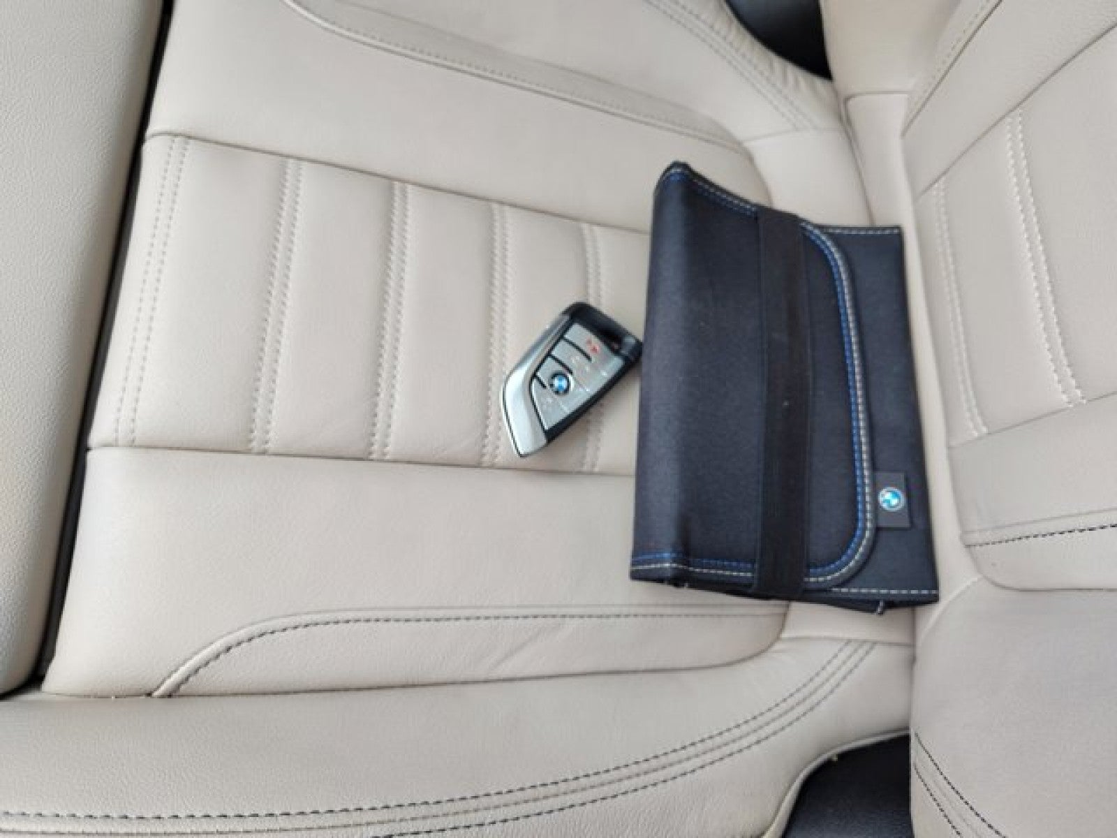 2023 BMW i4 eDrive40 | M Sport, Premium, Mineral White