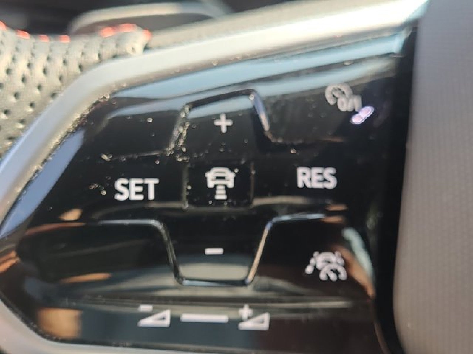 2024 Volkswagen Golf GTI SE | Leather Package