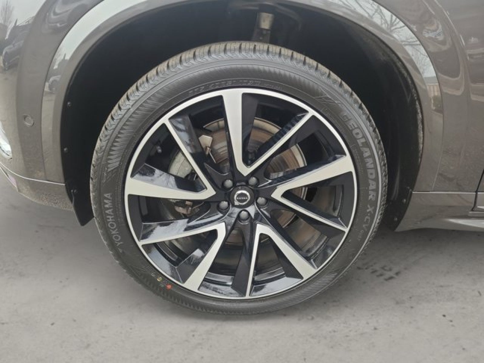 2023 Volvo XC90 B6 AWD Plus