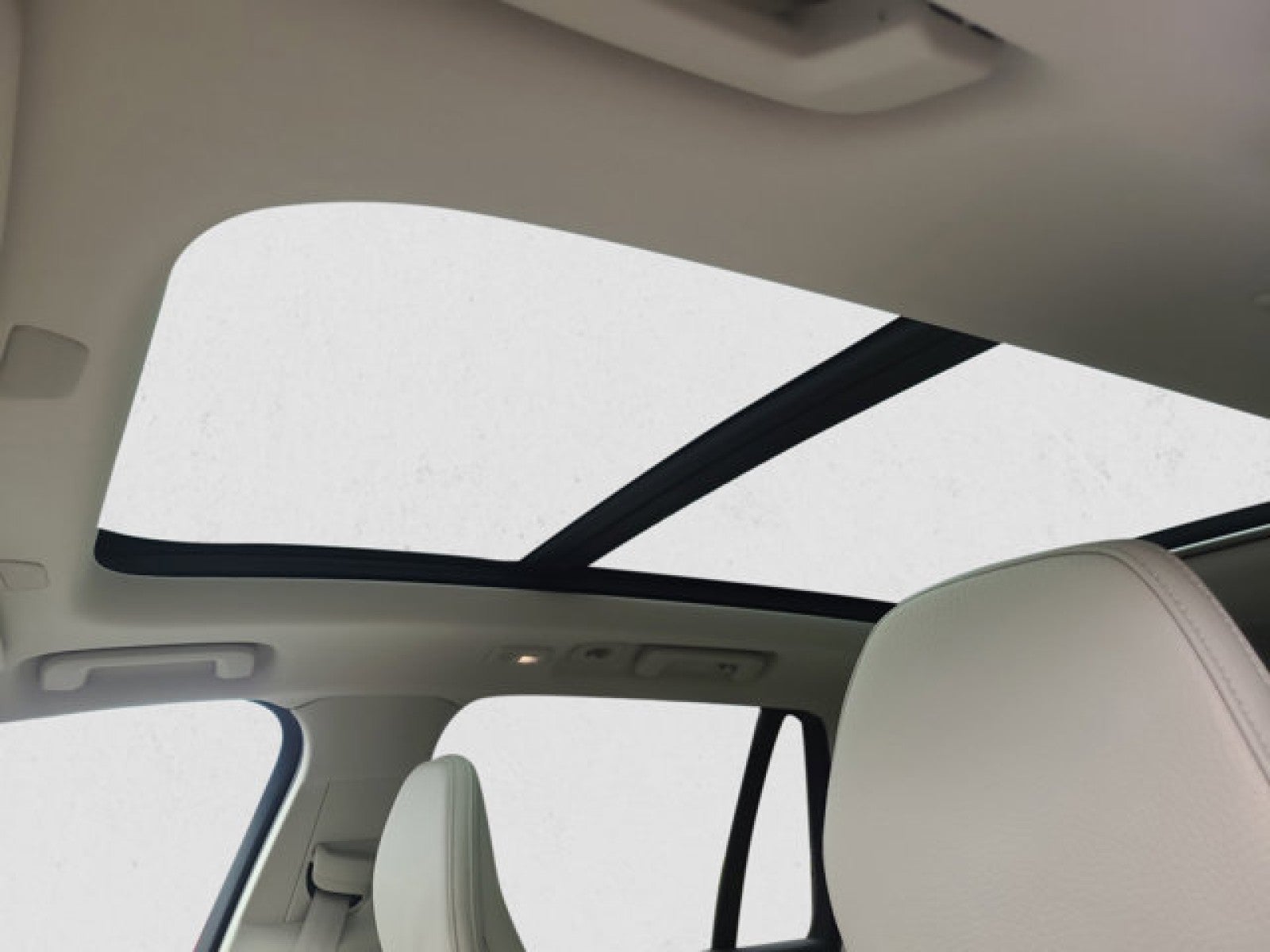 2023 Volvo XC90 B6 AWD Plus