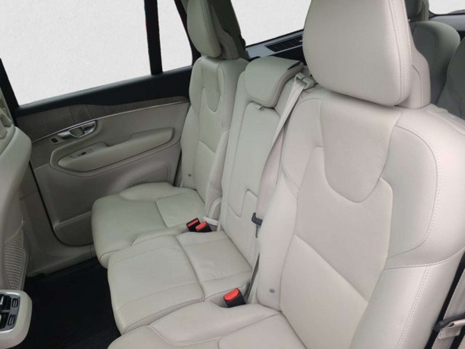 2023 Volvo XC90 B6 AWD Plus