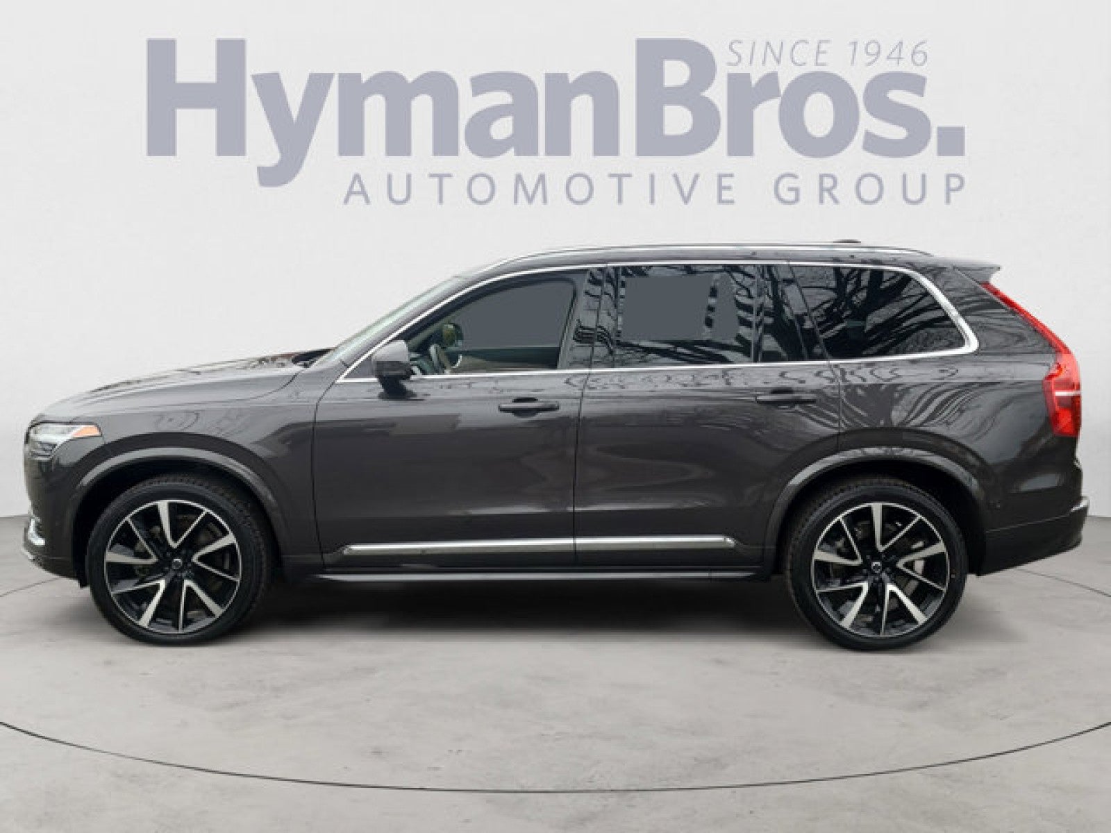 2023 Volvo XC90 B6 AWD Plus