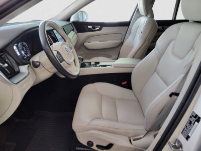 2020 Volvo XC60 Momentum T5 AWD