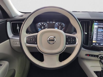2020 Volvo XC60 Momentum T5 AWD
