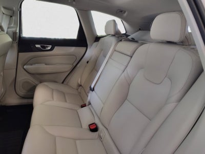 2020 Volvo XC60 Momentum T5 AWD