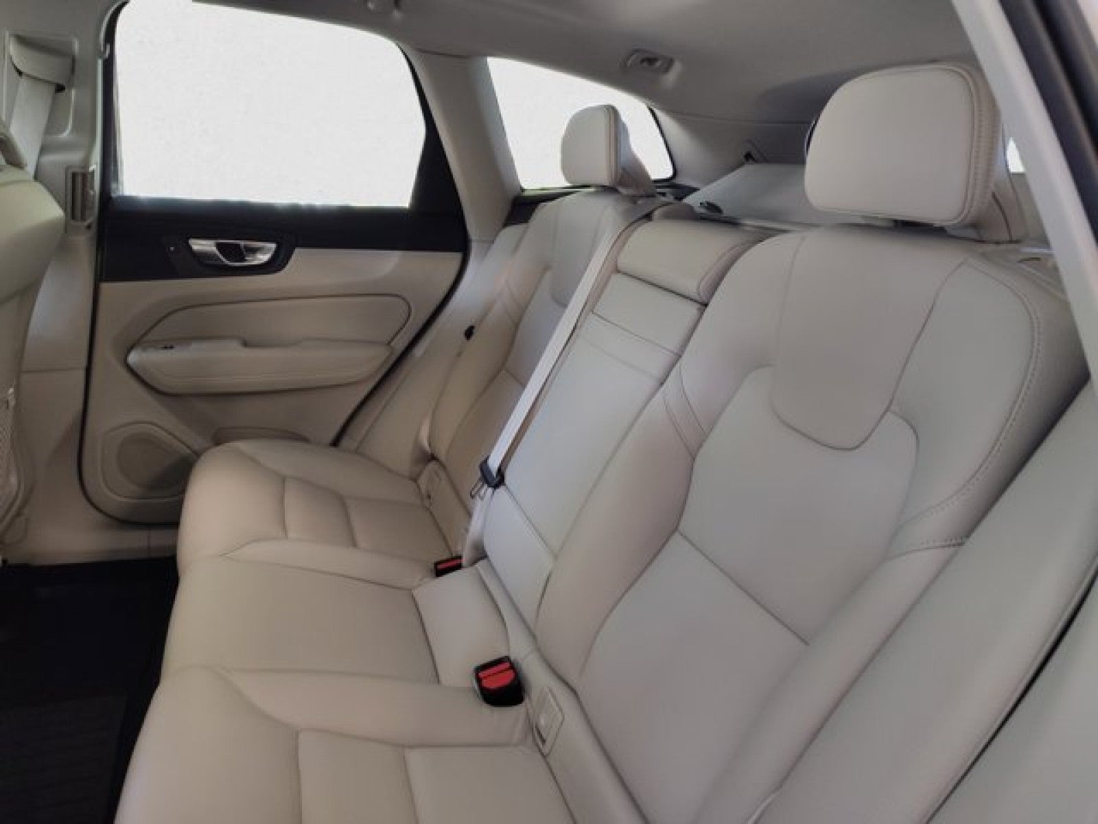 2020 Volvo XC60 Momentum T5 AWD