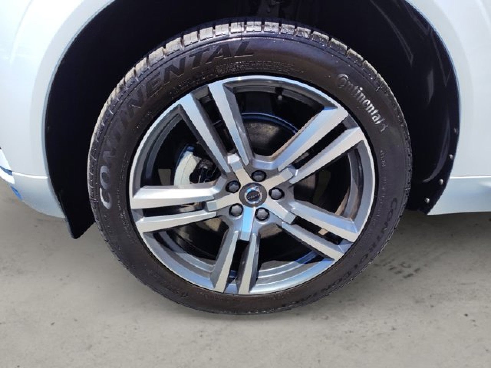 2020 Volvo XC60 Momentum T5 AWD