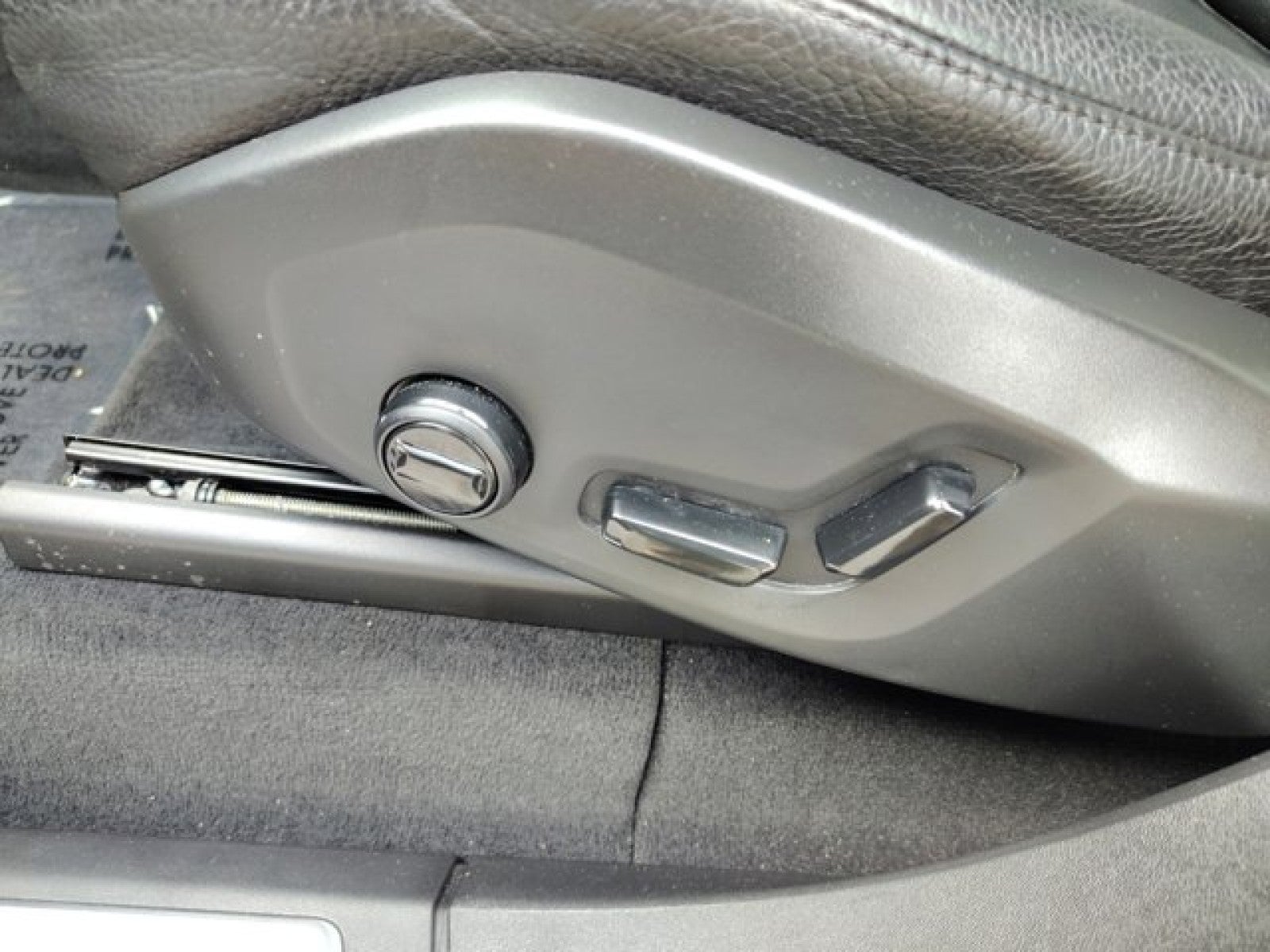 2021 Volvo XC90 T6 Momentum AWD | Bucket seats, Advanced