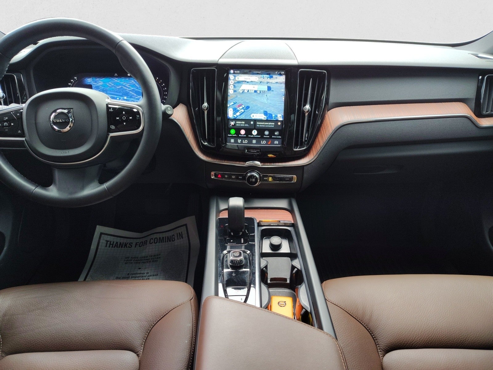 2023 Volvo XC60 Plus Dark Theme