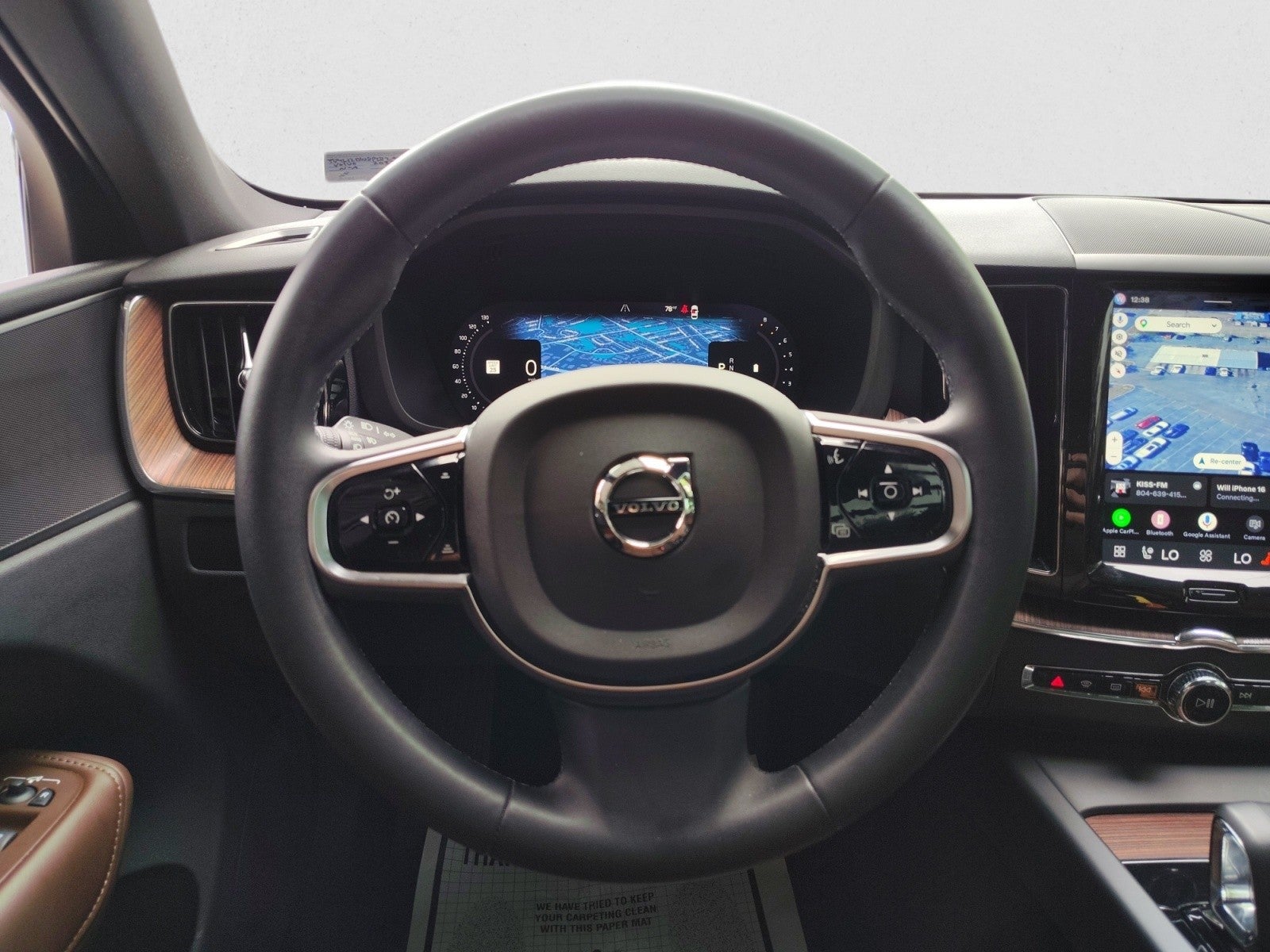 2023 Volvo XC60 Plus Dark Theme