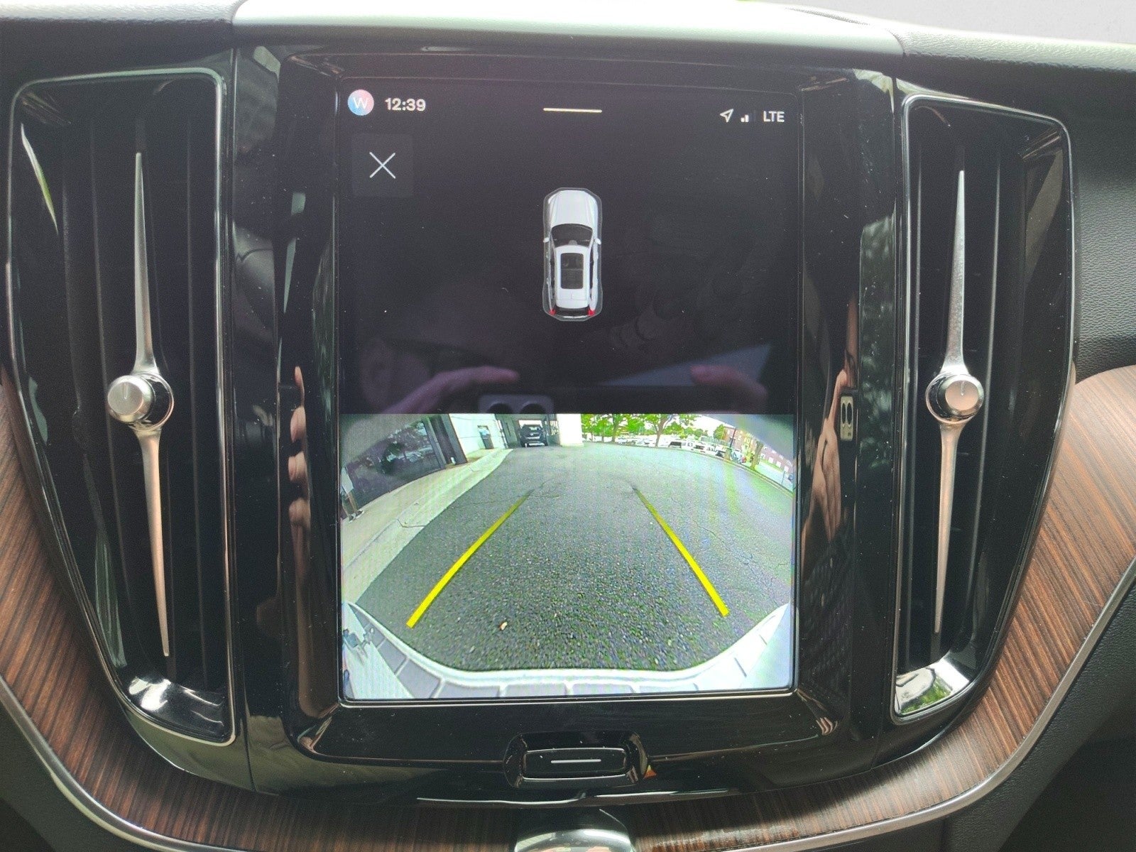 2023 Volvo XC60 Plus Dark Theme