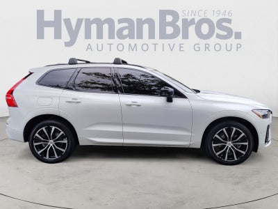 2023 Volvo XC60 Plus Dark Theme