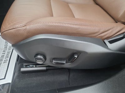 2023 Volvo XC60 AWD Plus Dark Theme