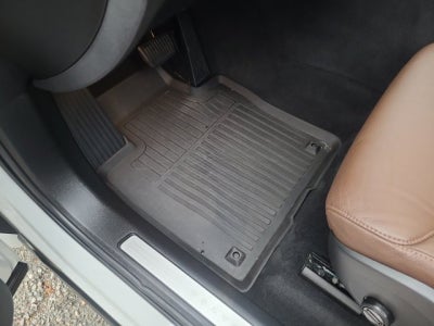 2023 Volvo XC60 AWD Plus Dark Theme