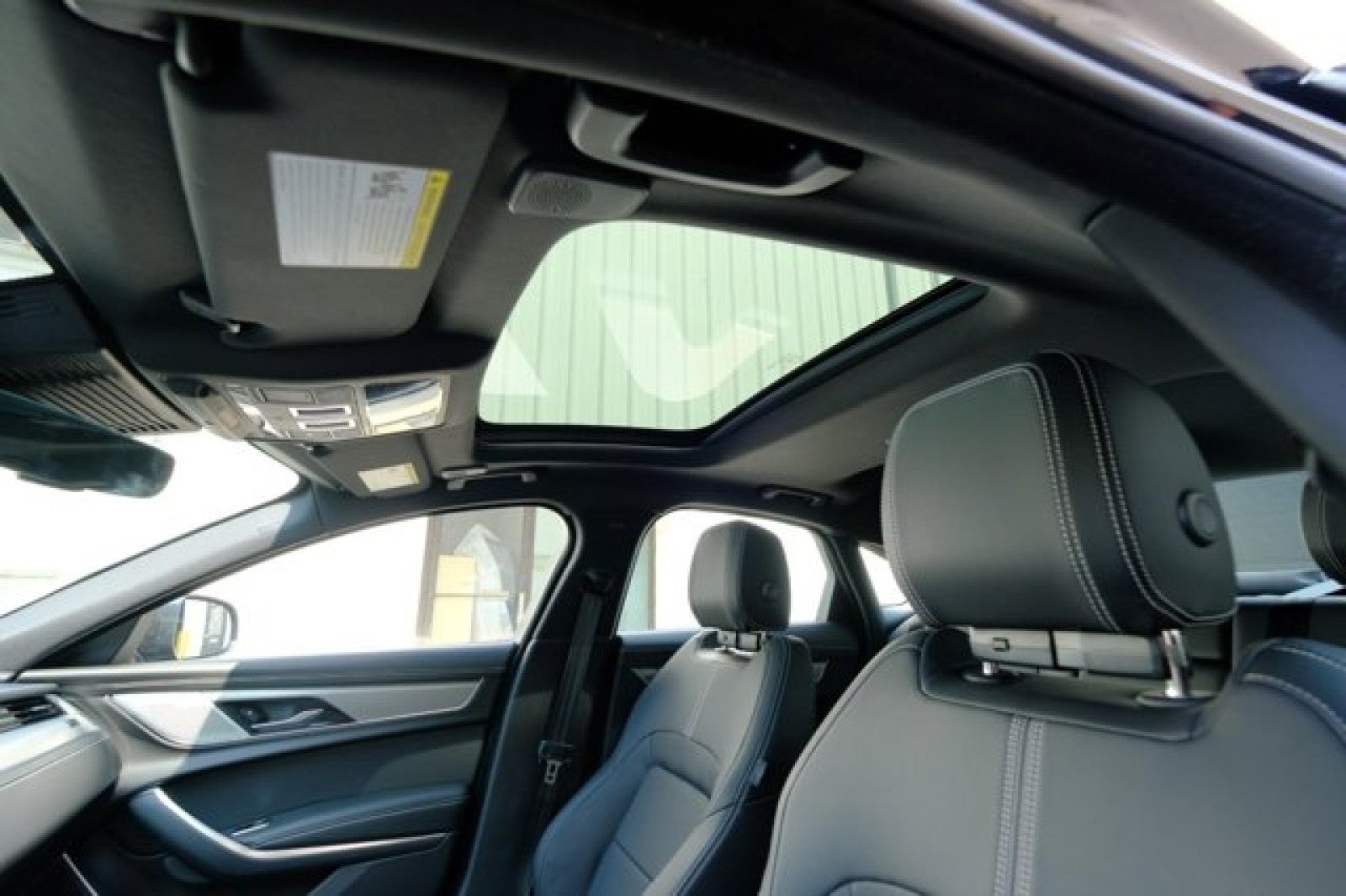 2024 Jaguar XF R-Dynamic SE