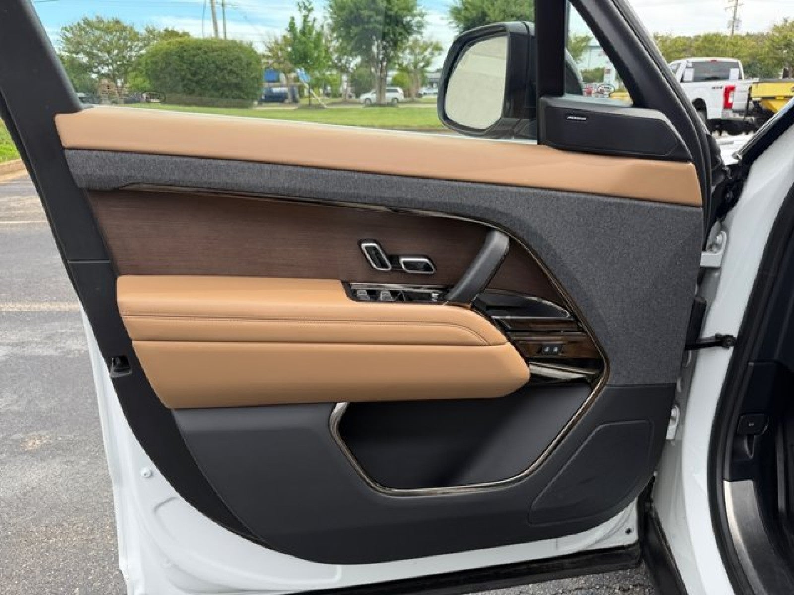 2023 Land Rover Range Rover Sport SE