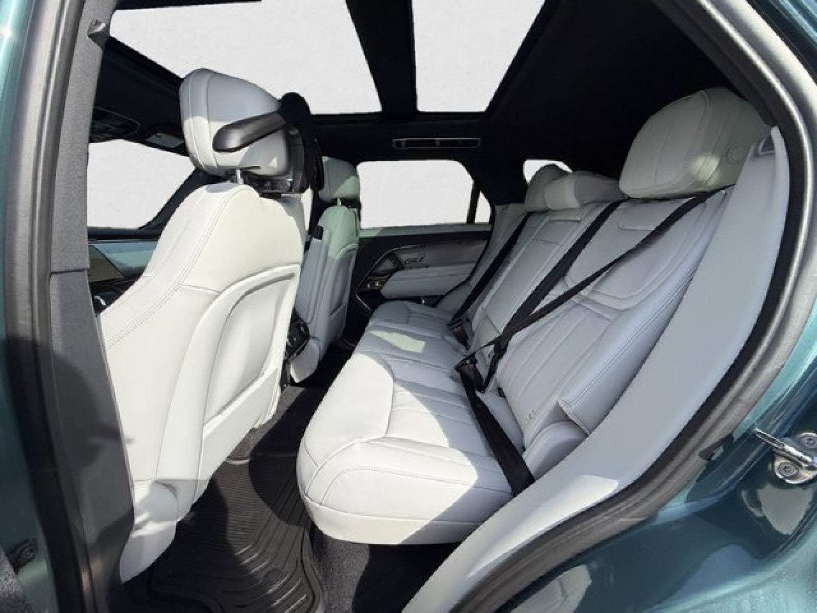 2026 Land Rover Range Rover Sport SE