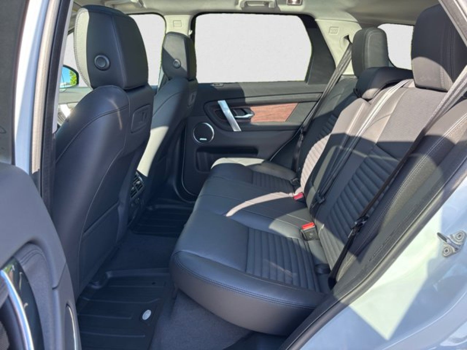 2025 Land Rover Discovery Sport S