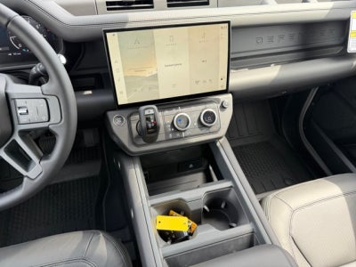 2026 Land Rover Defender X-Dynamic SE