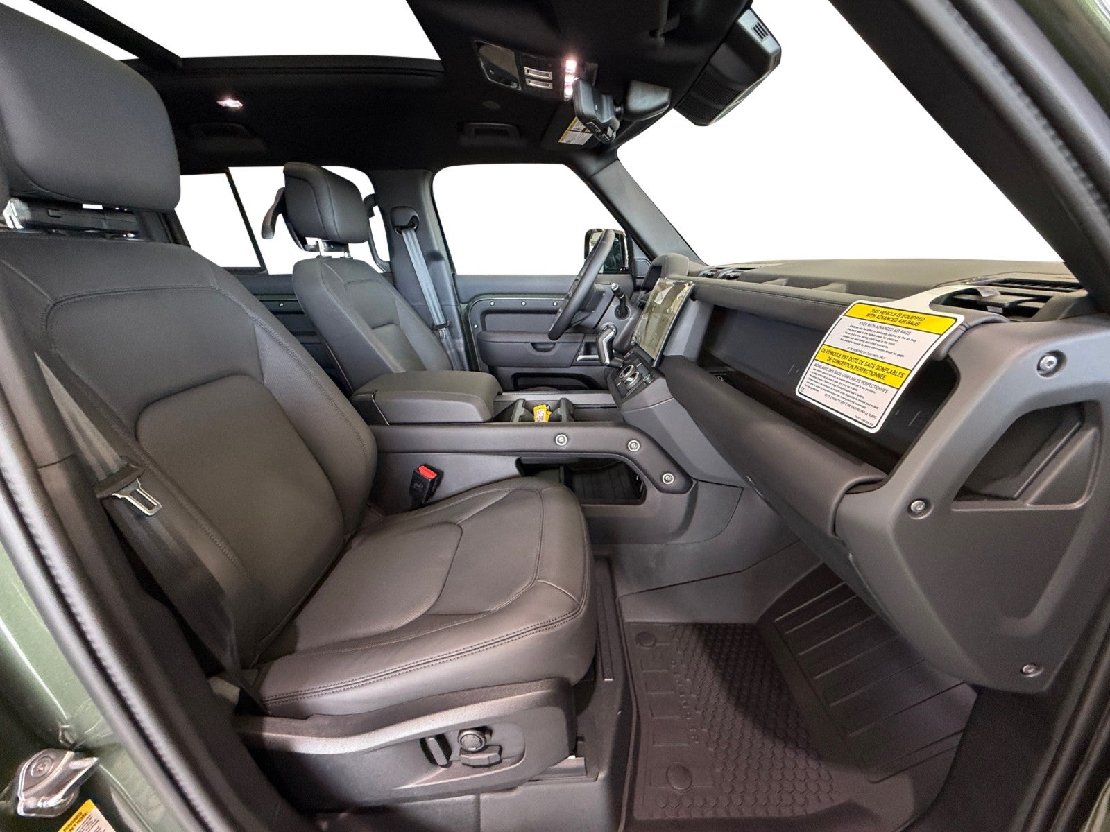 2026 Land Rover Defender X-Dynamic SE