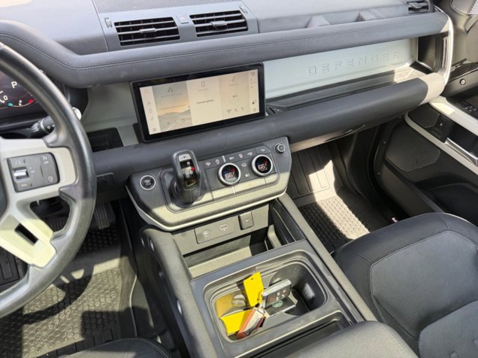 2022 Land Rover Defender X-Dynamic SE