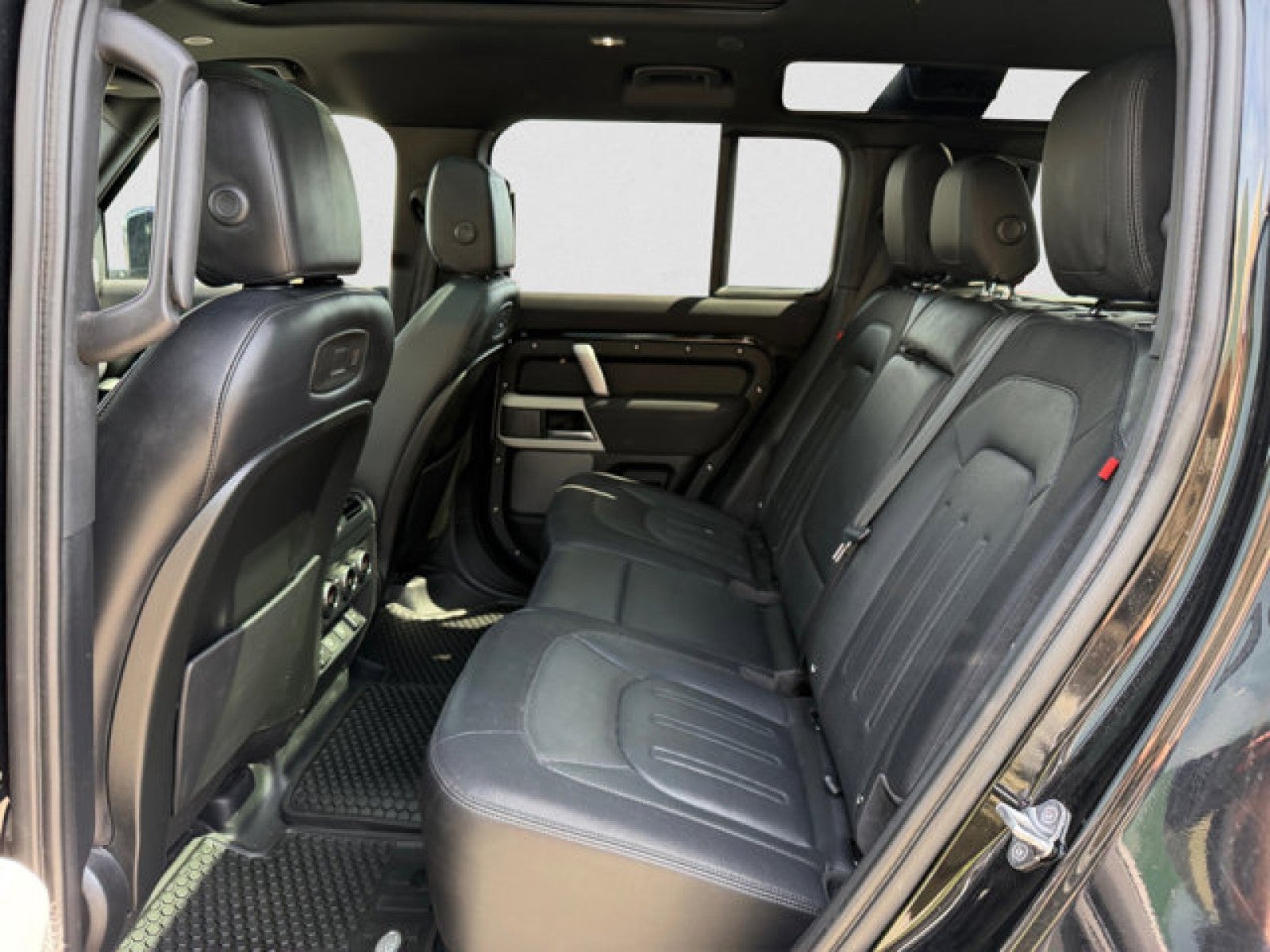 2022 Land Rover Defender X-Dynamic SE