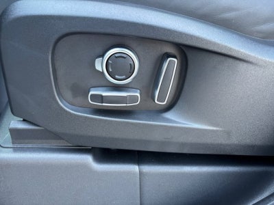 2025 Land Rover Defender X-Dynamic SE