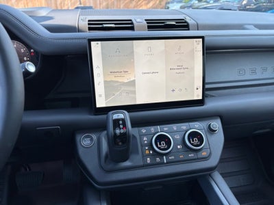 2025 Land Rover Defender X-Dynamic SE