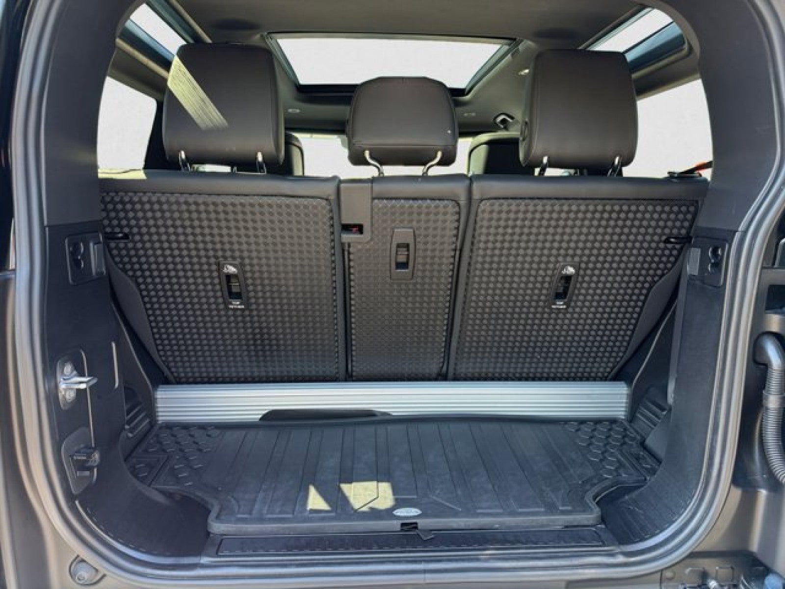 2024 Land Rover Defender S