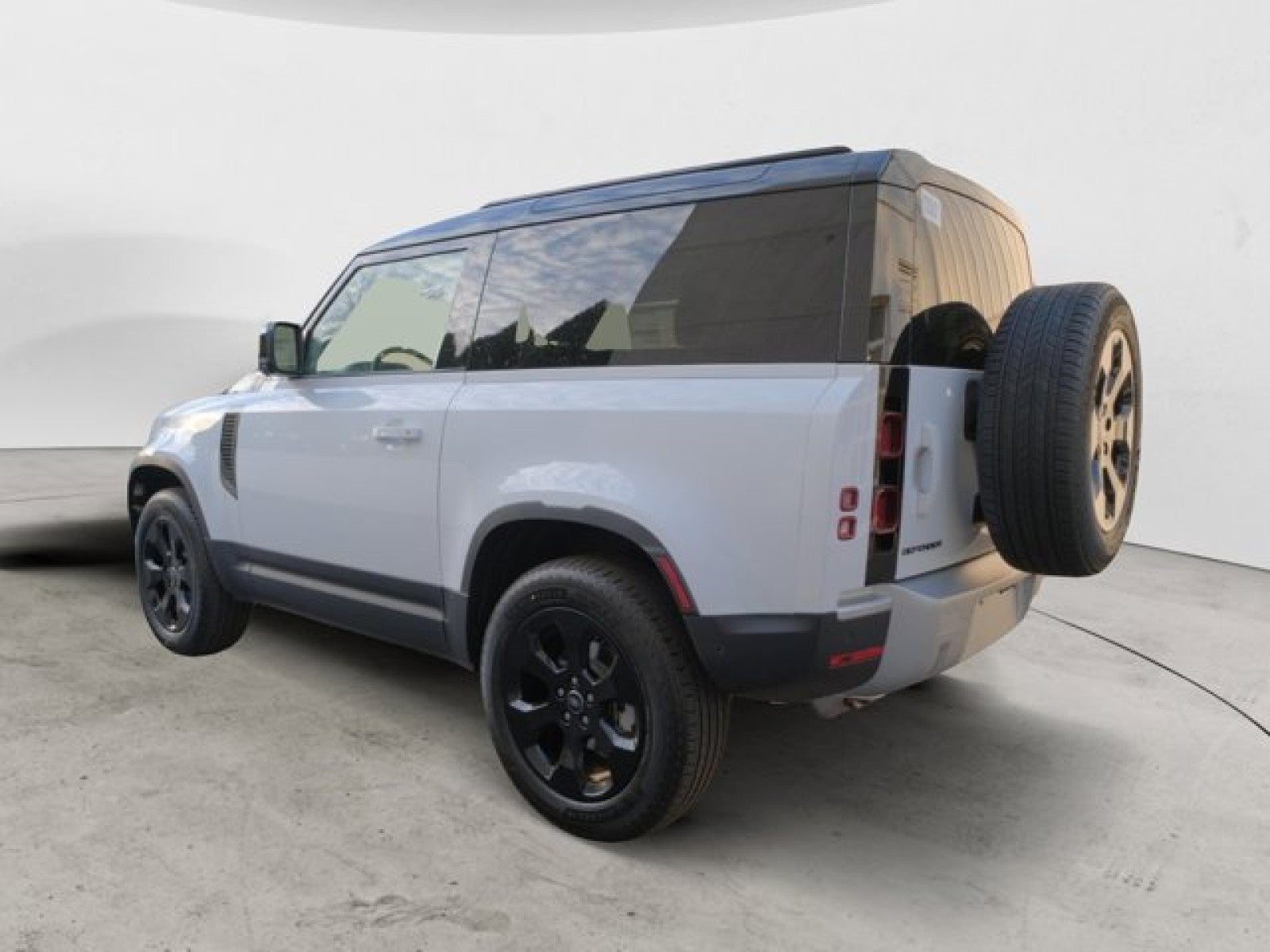 2025 Land Rover Defender S