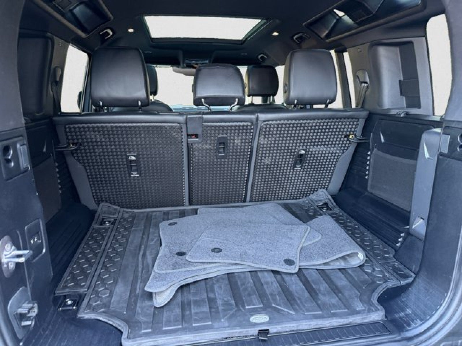 2024 Land Rover Defender S