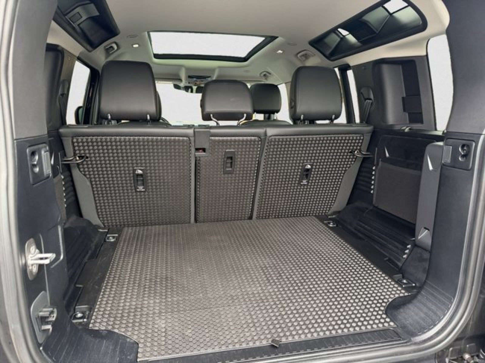 2023 Land Rover Defender S