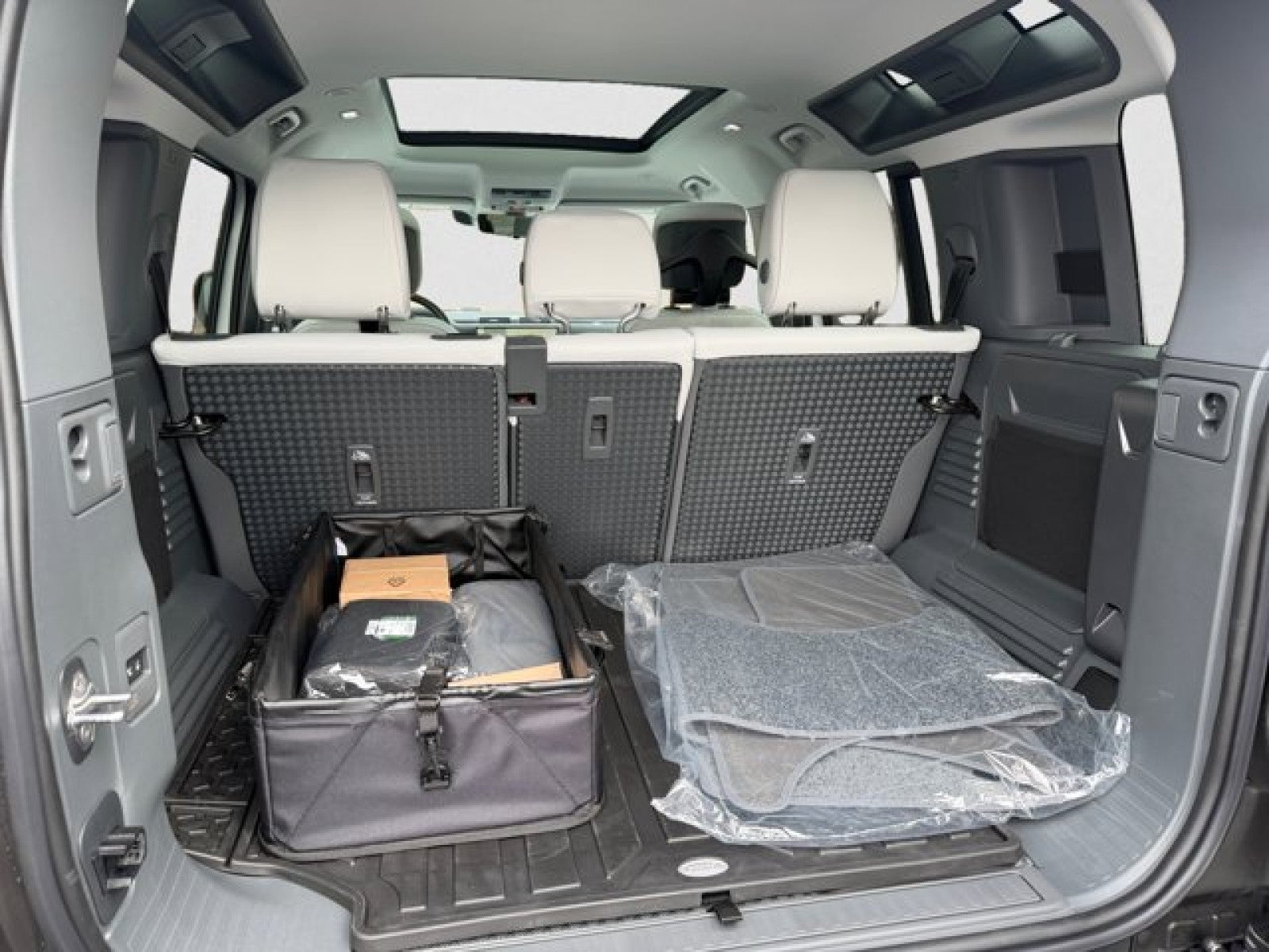 2026 Land Rover Defender S