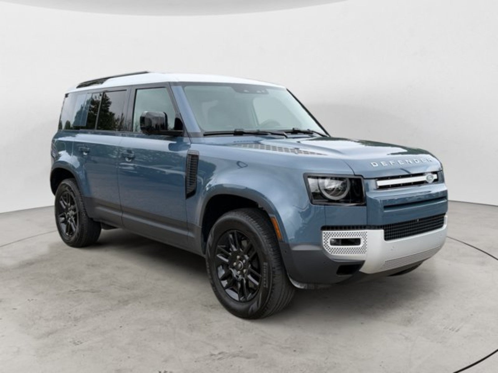 2025 Land Rover Defender S