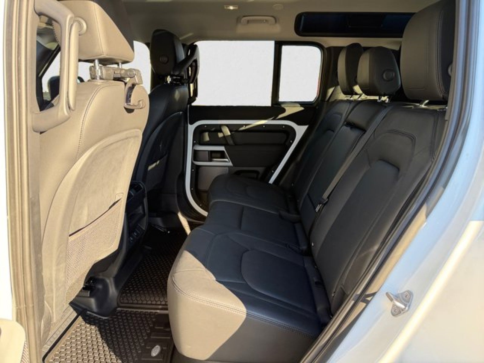 2023 Land Rover Defender S