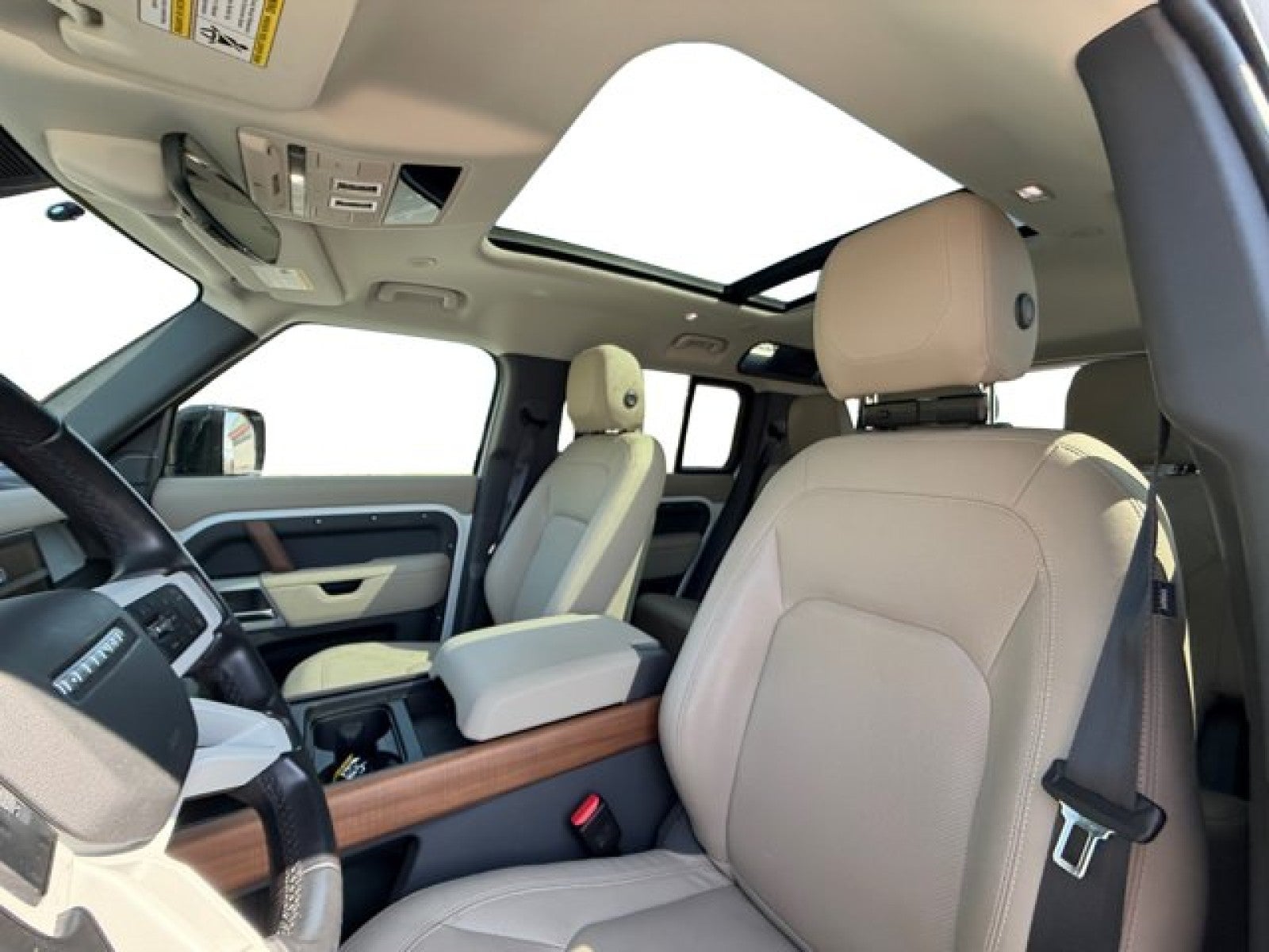 2024 Land Rover Defender - Third row S