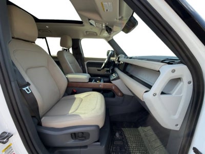 2024 Land Rover Defender - Third row S