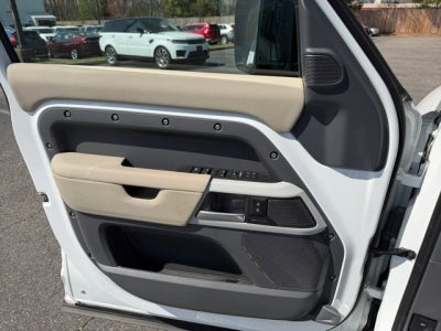 2024 Land Rover Defender - Third row S