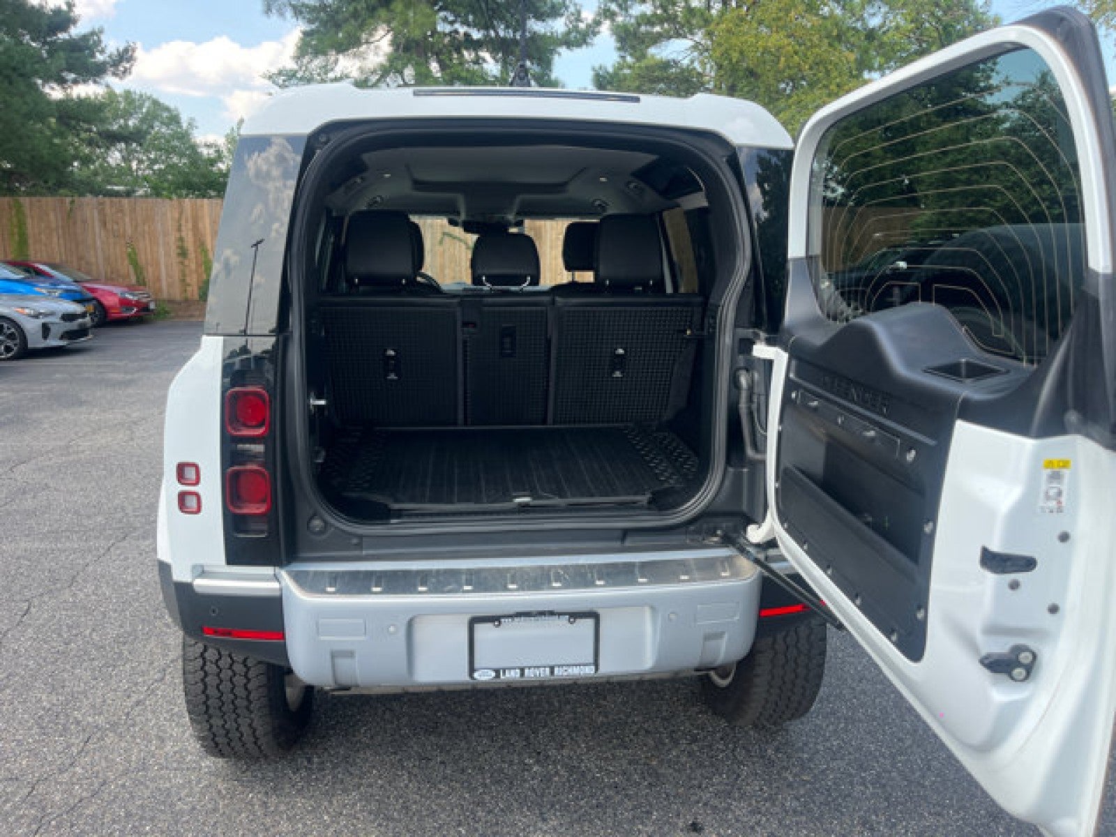 2020 Land Rover Defender SE