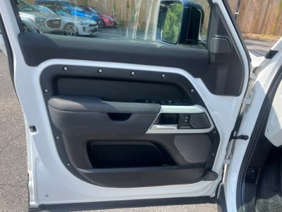 2020 Land Rover Defender SE